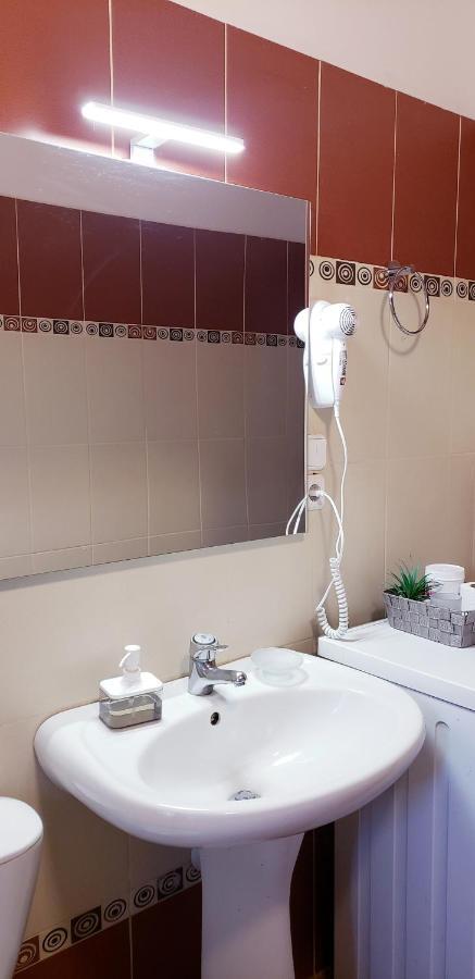 Michalis, 2-Bedroom Apartment In Saranda エクステリア 写真